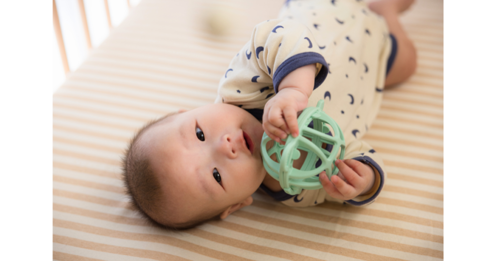 寝返りしそうな赤ちゃん