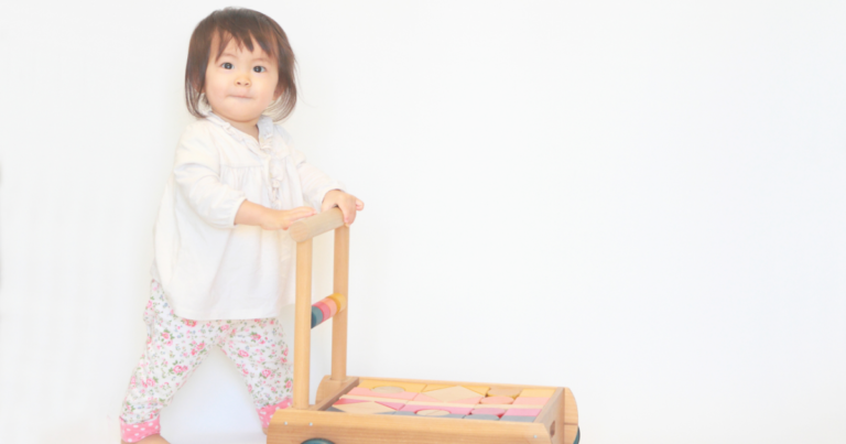動き回る子ども