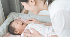 ママと話す赤ちゃん