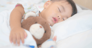 ぐっすり眠る子ども