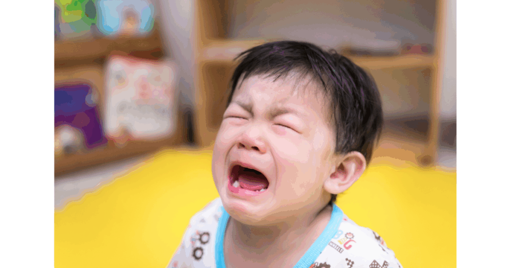 イヤイヤ泣く子ども