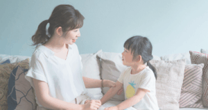 楽しく話すママと子ども