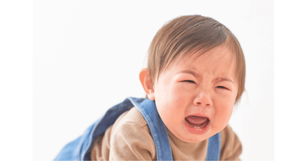 大泣きする子ども